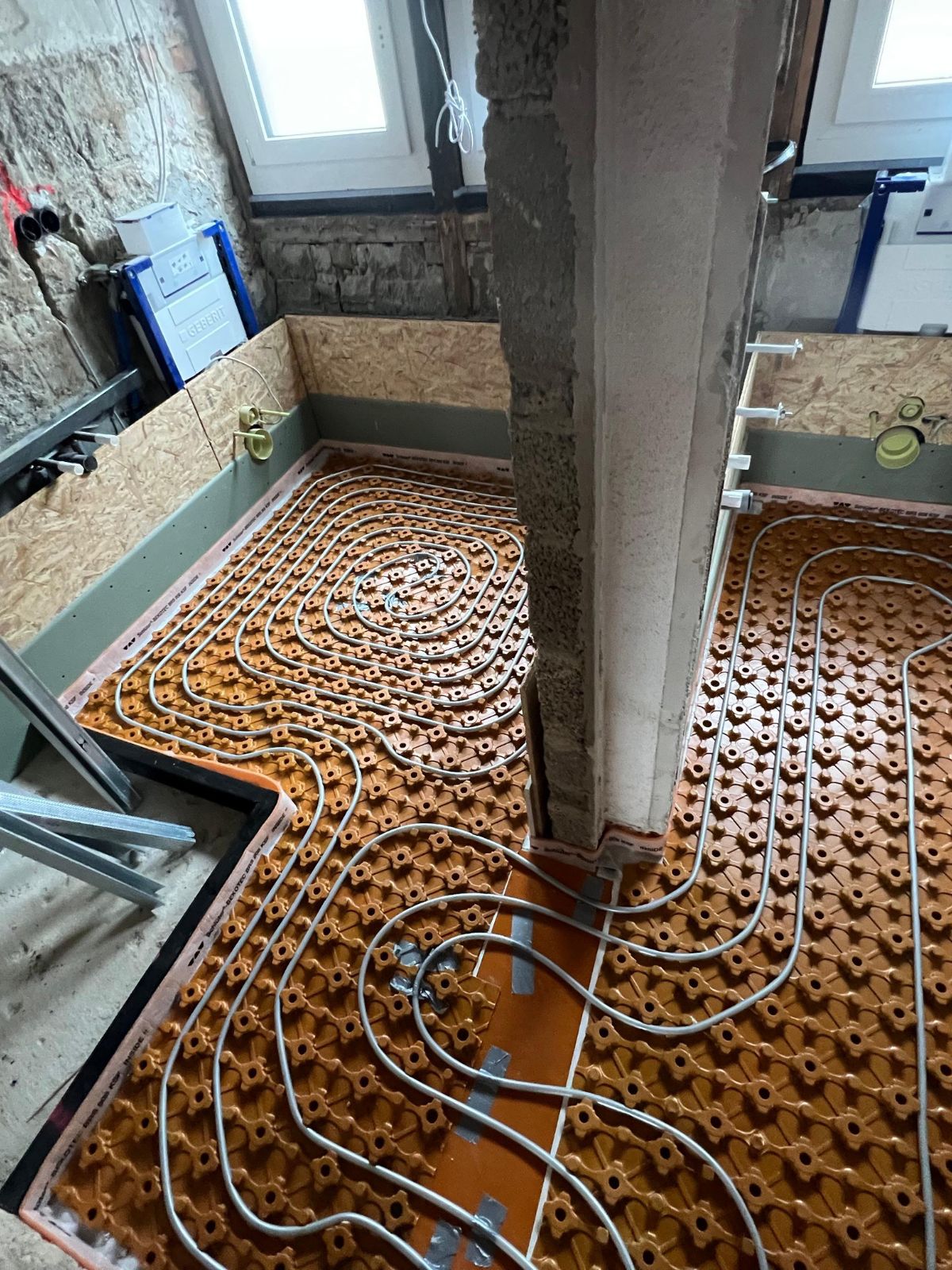 Energieeffiziente Fußbodenheizung im Neubau – professionell umgesetzt von Ullrich Bauprojekte.
