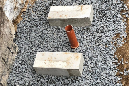 Fundament für Wärmepumpe nach Herstellervorgaben – tragfähig, frostsicher und exakt ausgeführt von Ullrich Bauprojekte.