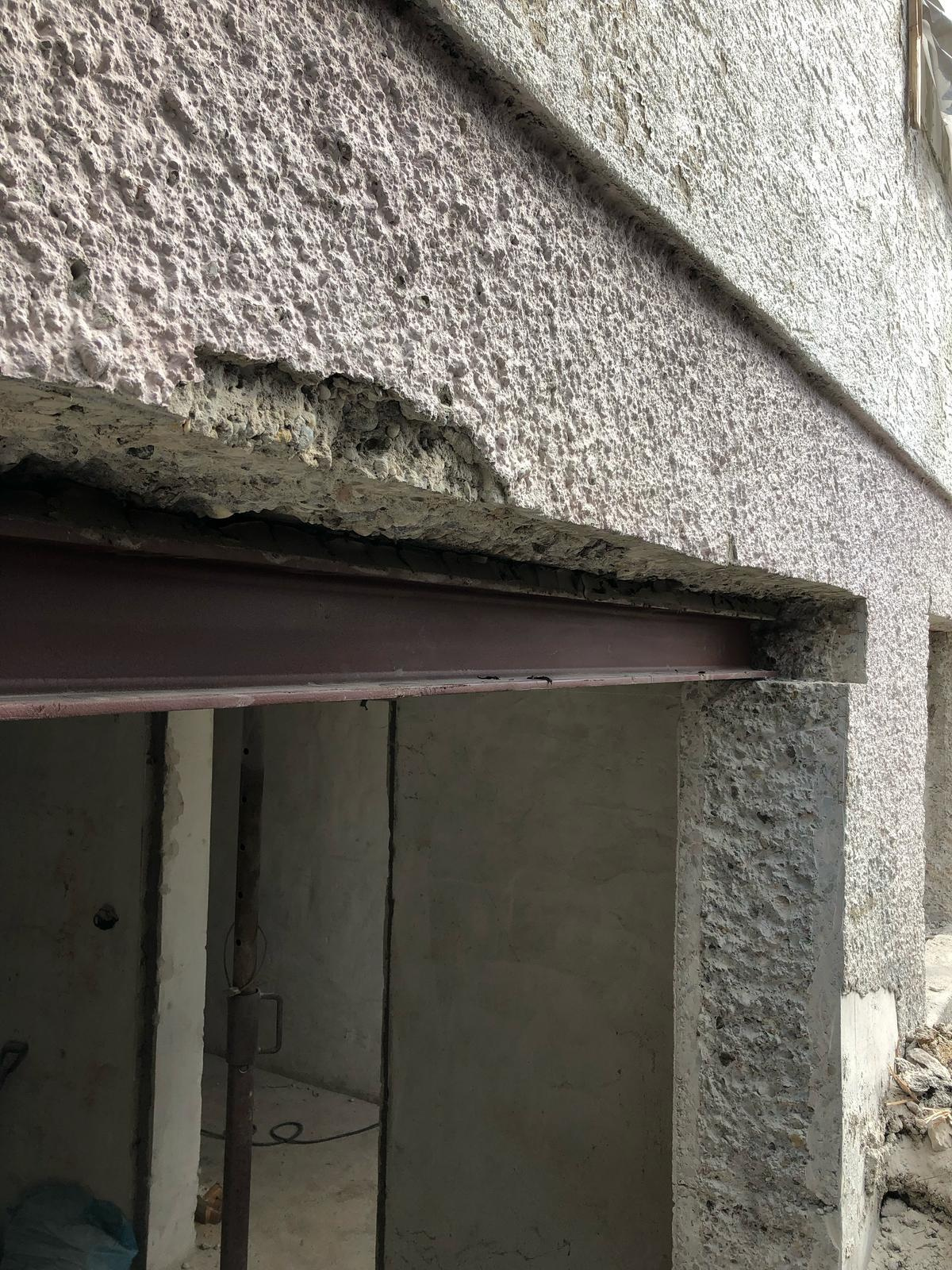 HEA-Stahlträger gesetzt – sichere Lastverteilung und Erweiterung der Fensteröffnung nach statischen Vorgaben umgesetzt.